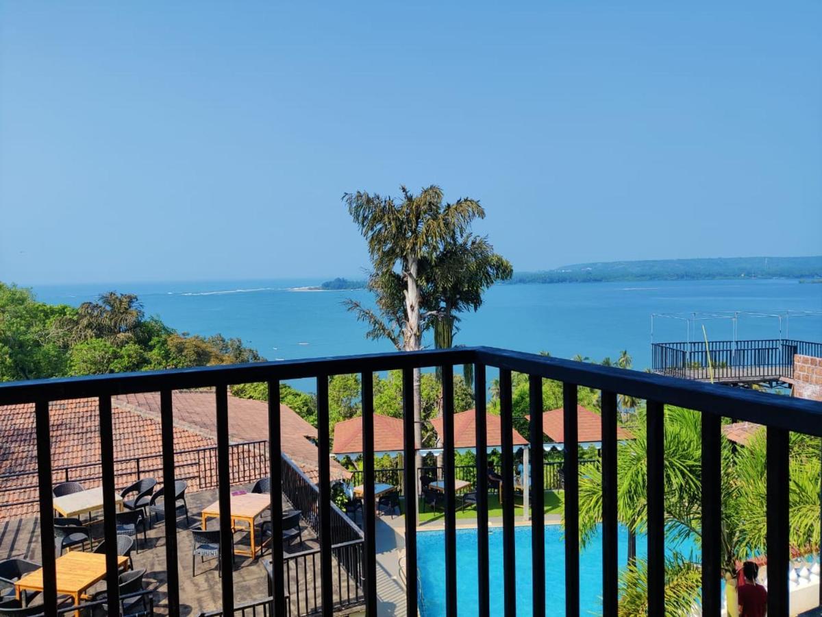 Raposo Resorts Vagator Exterior photo